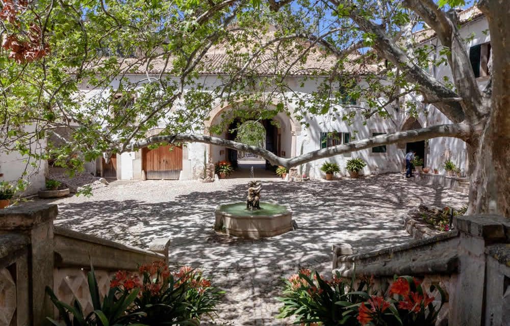 Jardines de Alfabia: un oasis de historia y belleza en Mallorca